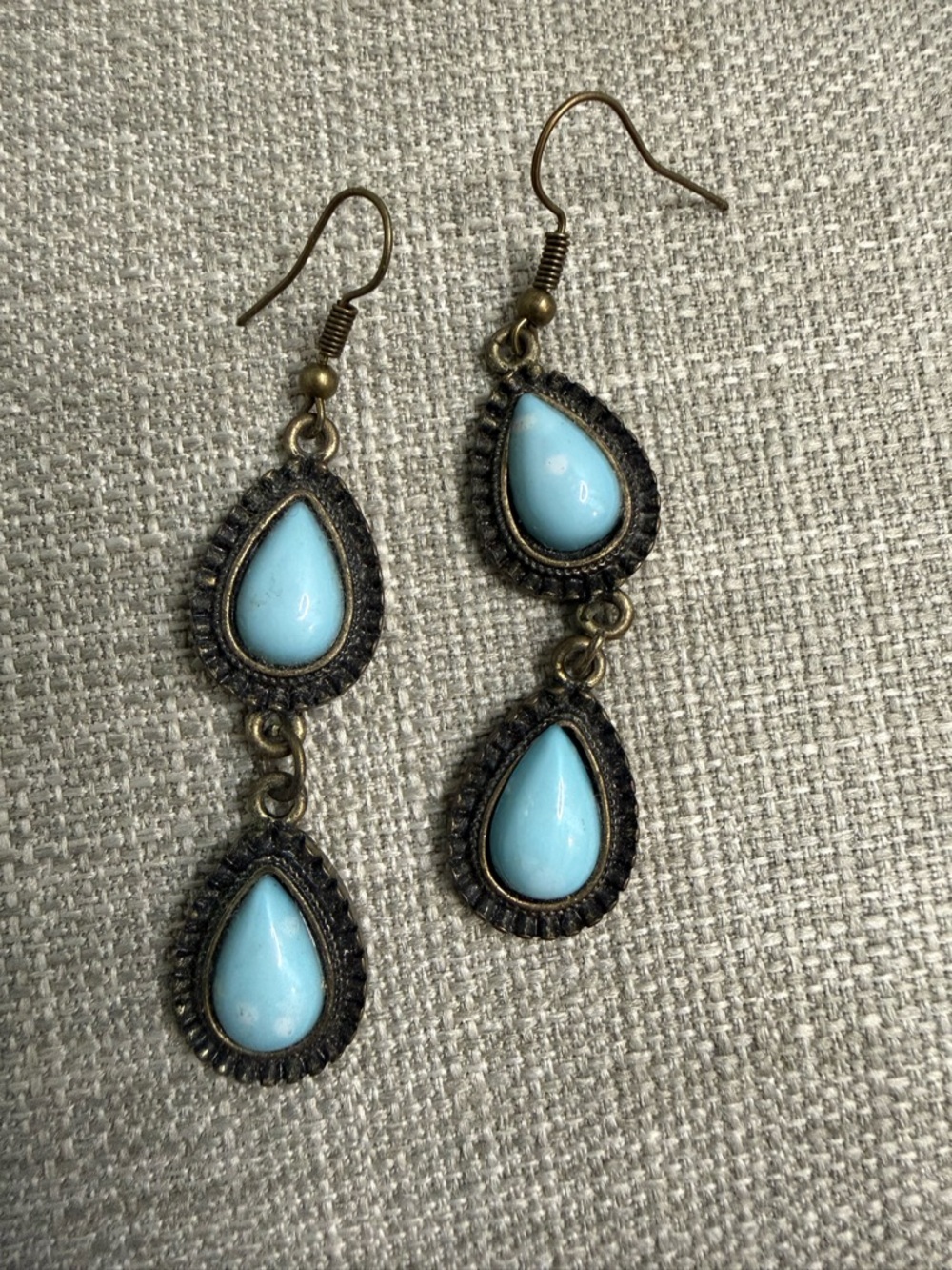 Vintage-Style Turquoise Teardrop Dangle Earrings